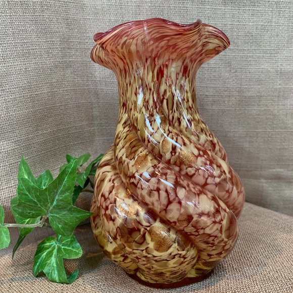Vtg Conch Swirl Glass Vase